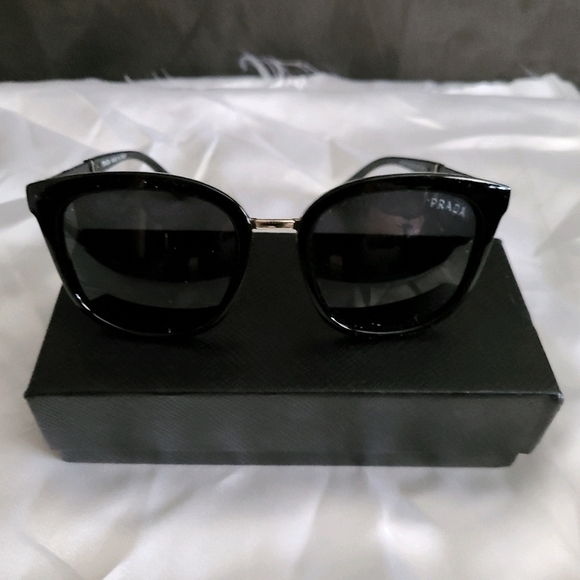 prada luxottica